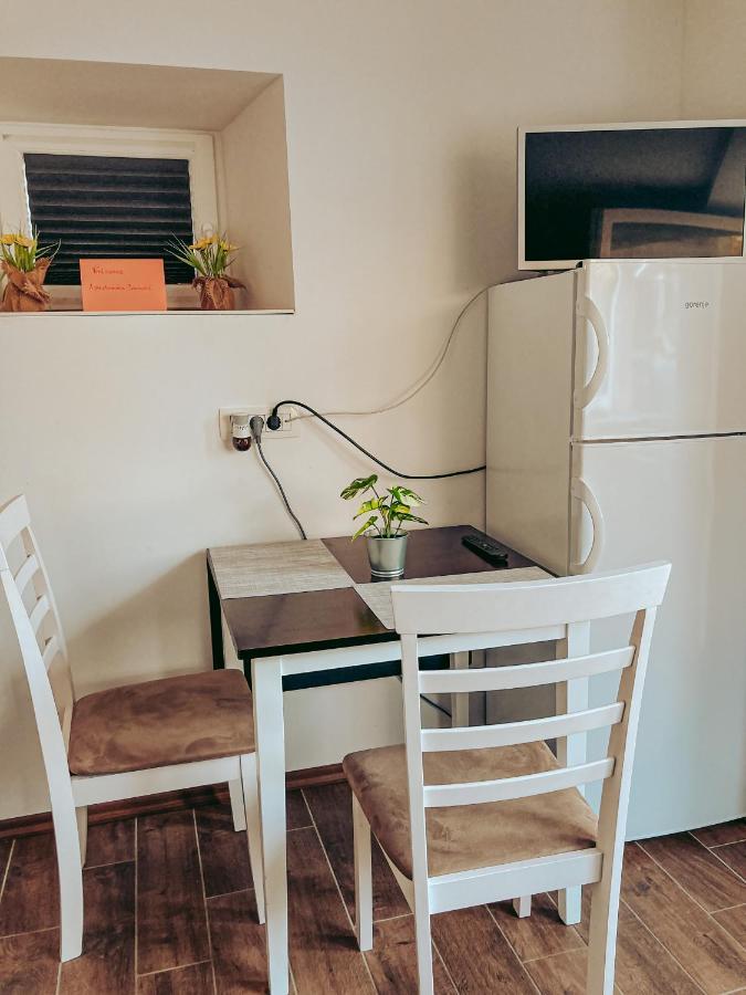 Apartments Ivanovic อิดริยา ภายนอก รูปภาพ